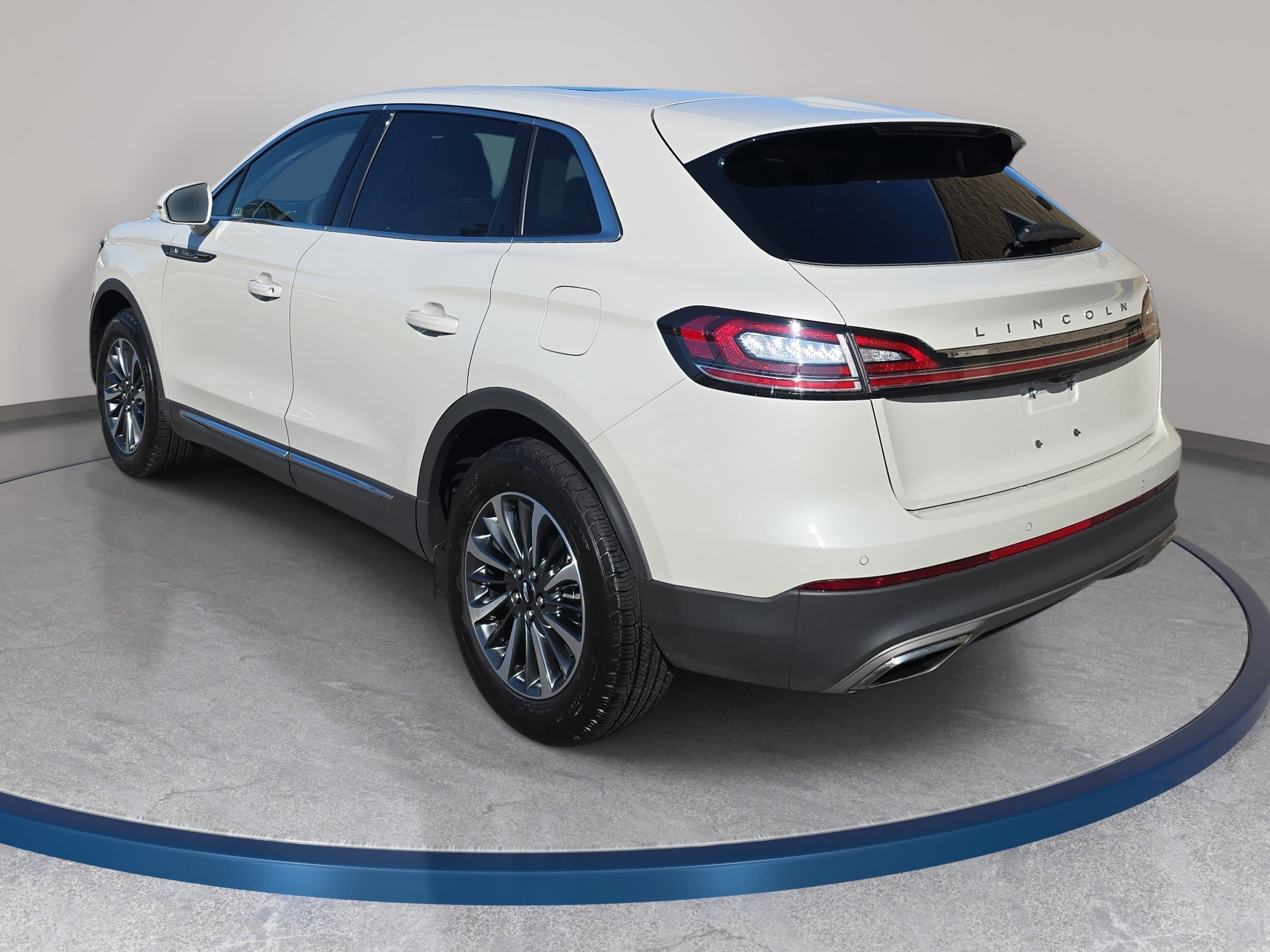 Certified 2023 Lincoln Nautilus Reserve AWD/4WD image 7