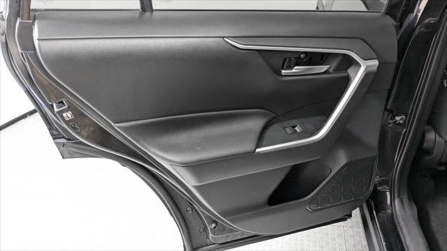 Used 2019 Toyota RAV4 XLE FWD image 16