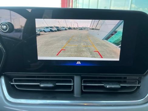Used 2024 Chevrolet Trax LT w/ Driver Confidence Package FWD image 16