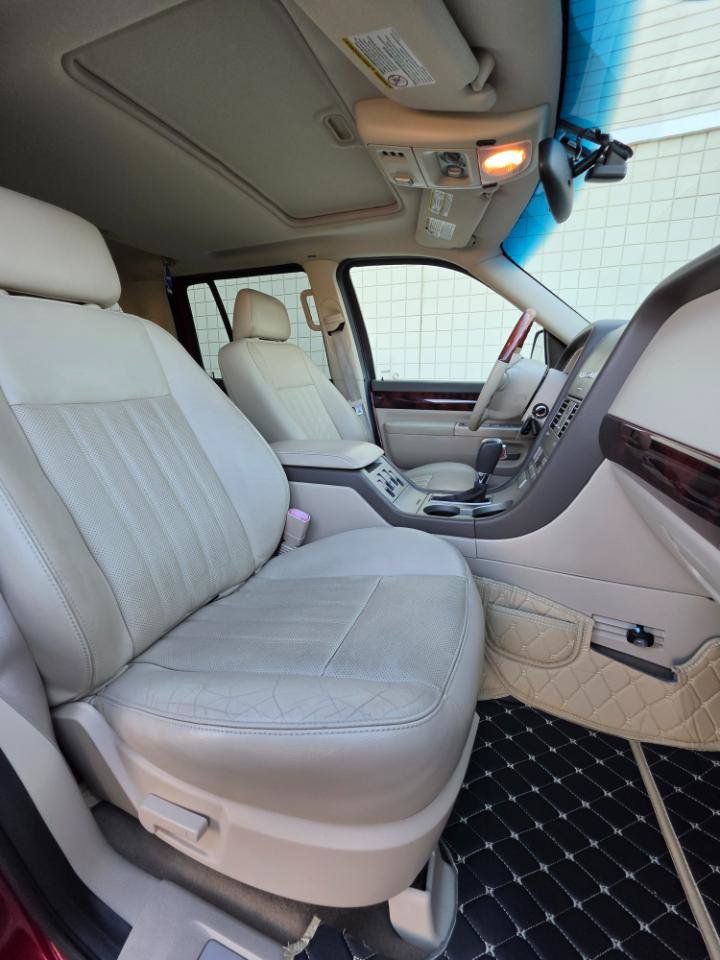 Used 2004 Lincoln Aviator AWD image 17