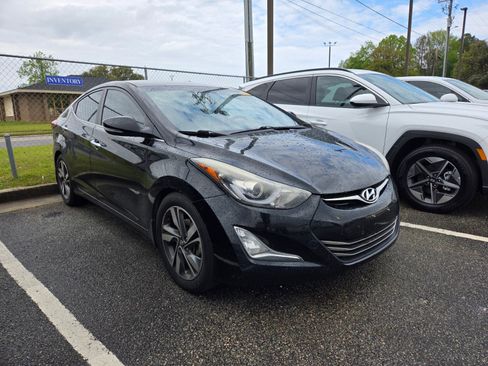 Used 2015 Hyundai Elantra Limited image 1