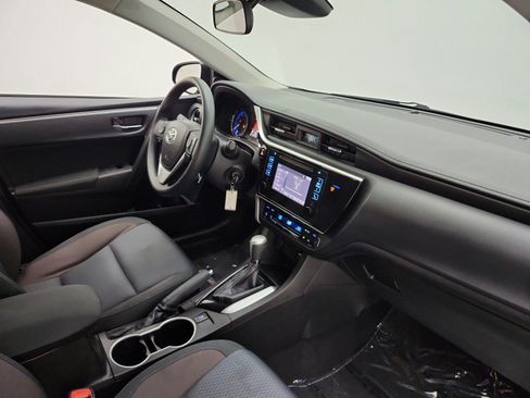 Used 2019 Toyota Corolla LE w/ Carpet Mat Package (TMS) FWD image 21