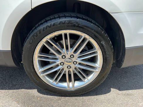 Used 2013 Lincoln MKT AWD image 12