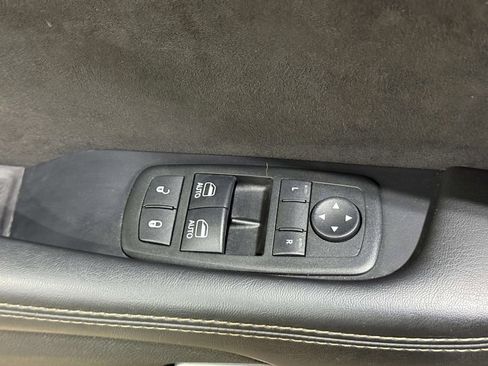 Used 2015 Dodge Challenger SRT w/ Technology Group image 8