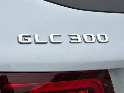 Used 2022 Mercedes-Benz GLC 300 w/ Premium Package Lite image 12