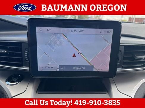 Used 2022 Ford Explorer XLT w/ Equipment Group 202A AWD/4WD image 18