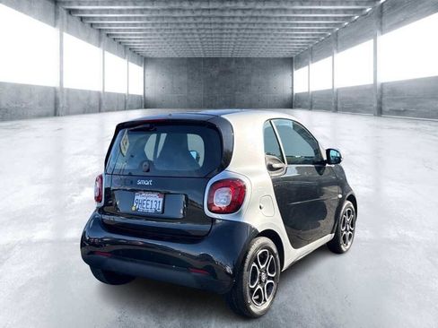 Used 2017 smart fortwo electric drive image 3