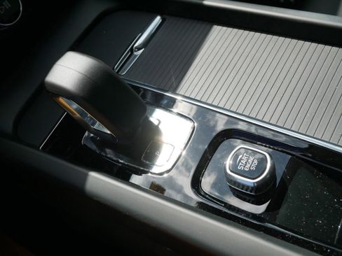 New 2025 Volvo XC60 B5 Core w/ Protection Package Premier image 9