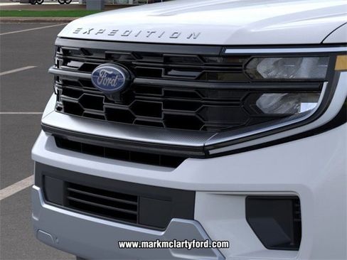 New 2026 Ford Expedition Max Platinum image 17