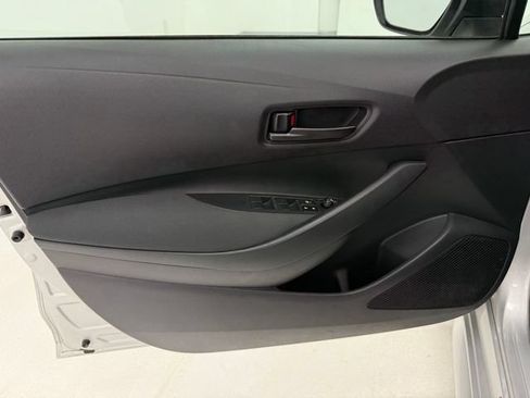 Used 2025 Toyota Corolla LE FWD image 29
