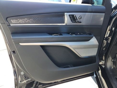 Used 2026 Cadillac Vistiq Platinum image 27