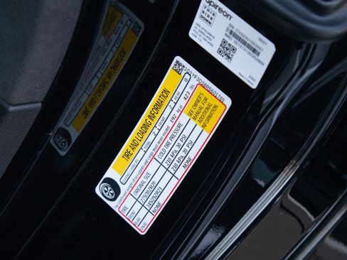Used 2024 Chevrolet Corvette Z06 RWD image 27