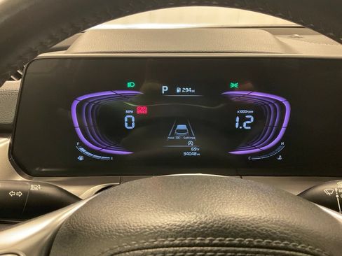 Used 2025 Kia Telluride S AWD/4WD image 2
