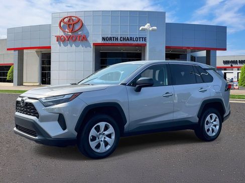 Used 2024 Toyota RAV4 LE FWD image 4