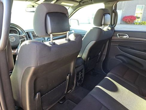 Used 2019 Jeep Grand Cherokee Laredo w/ Security & Convenience Group image 20