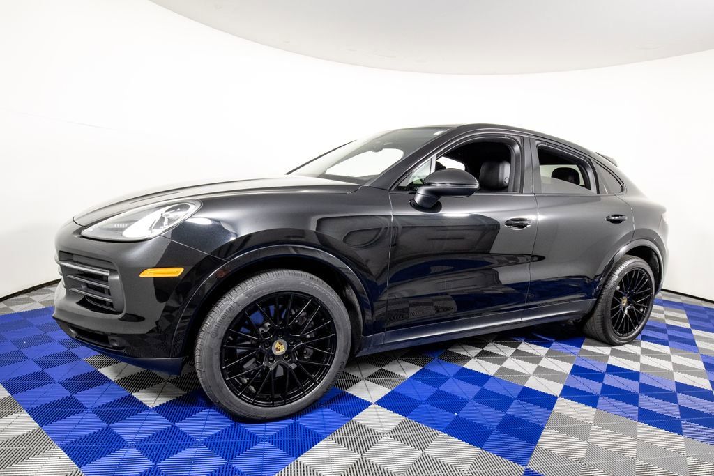 Used 2023 Porsche Cayenne Platinum Edition AWD/4WD image 1