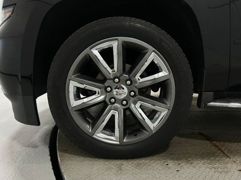 Used 2019 Chevrolet Suburban Premier AWD/4WD image 44