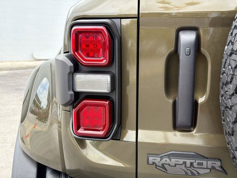Used 2024 Ford Bronco Raptor w/ Interior Carbon Fiber Pack 6 AWD/4WD image 10