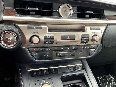 Used 2016 Lexus ES 350 w/ Luxury Package w/Wood Trim FWD image 14