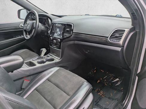 Used 2019 Jeep Grand Cherokee Altitude image 22