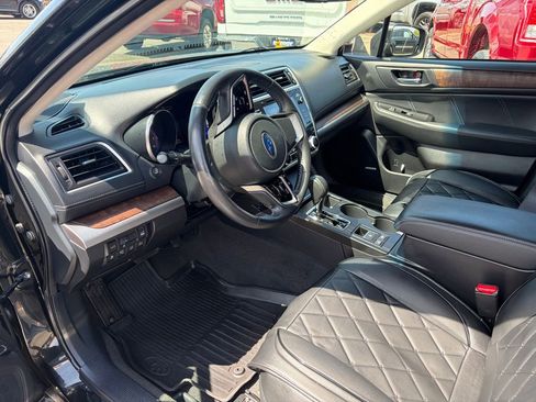Used 2019 Subaru Outback 2.5i Limited AWD/4WD image 2