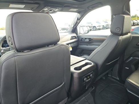 Used 2025 Chevrolet Tahoe High Country image 27
