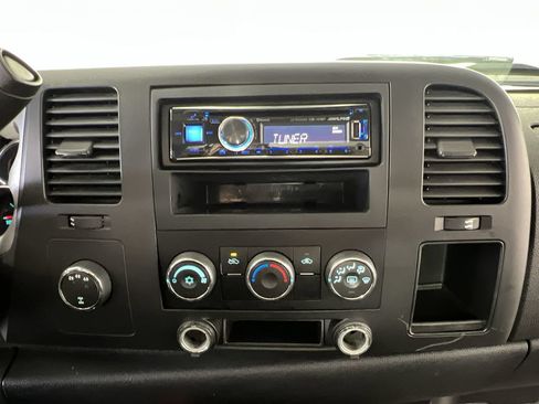 Used 2007 Chevrolet Silverado 2500 LT w/ EZ-Lift Tailgate Package AWD/4WD image 11