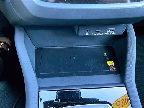 Used 2025 Subaru Forester Limited image 27