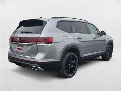 New 2026 Volkswagen Atlas SE image 2