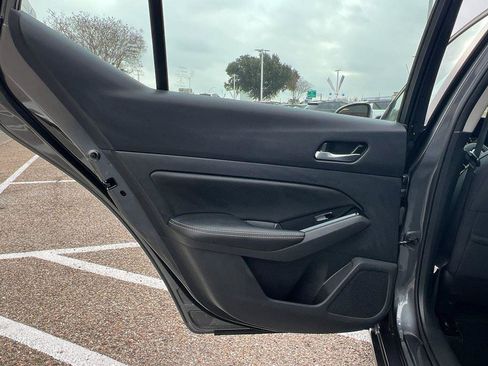 Used 2021 Nissan Altima 2.5 SV w/ SV Premium Package image 10