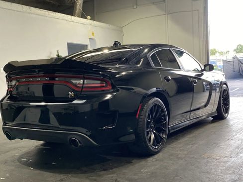 Used 2019 Dodge Charger Scat Pack w/ Dynamics Package image 4