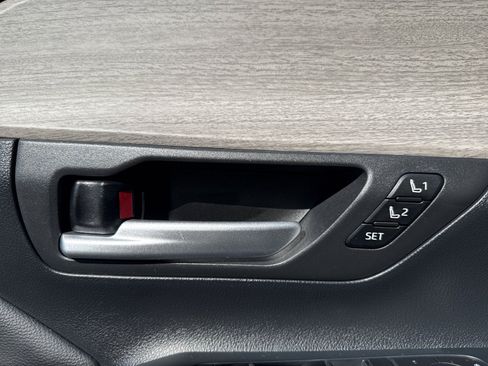 Used 2024 Toyota Grand Highlander AWD image 14