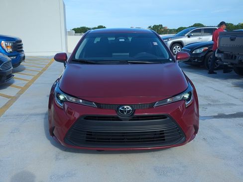 Used 2025 Toyota Corolla LE FWD image 2