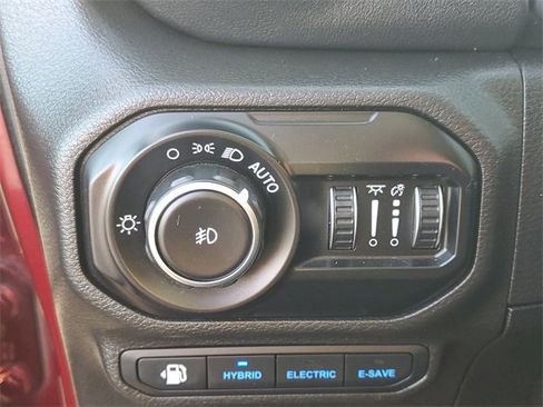 Used 2021 Jeep Wrangler Unlimited Sahara w/ Cold Weather Group image 14