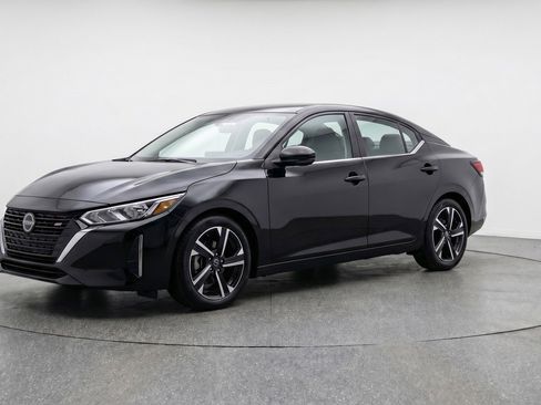 Used 2025 Nissan Sentra SV image 3