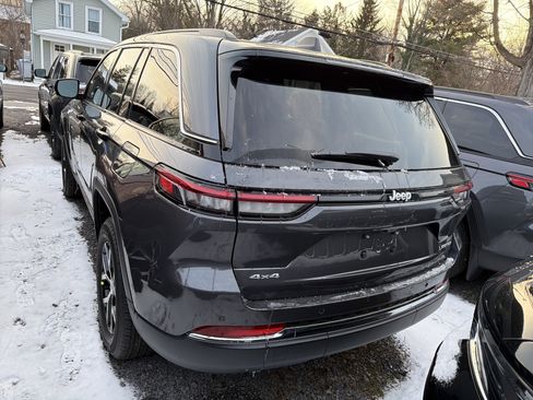 New 2025 Jeep Grand Cherokee Limited w/ Trailer Tow Package image 4