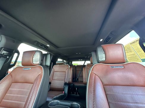 Used 2023 GMC Yukon XL Denali Ultimate AWD/4WD image 33