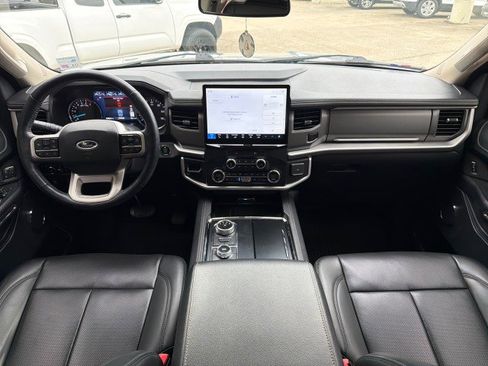 Used 2022 Ford Expedition XLT image 26