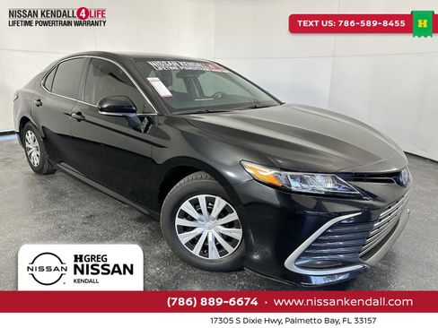 Used 2022 Toyota Camry LE image 1