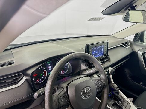 Certified 2022 Toyota RAV4 LE image 7