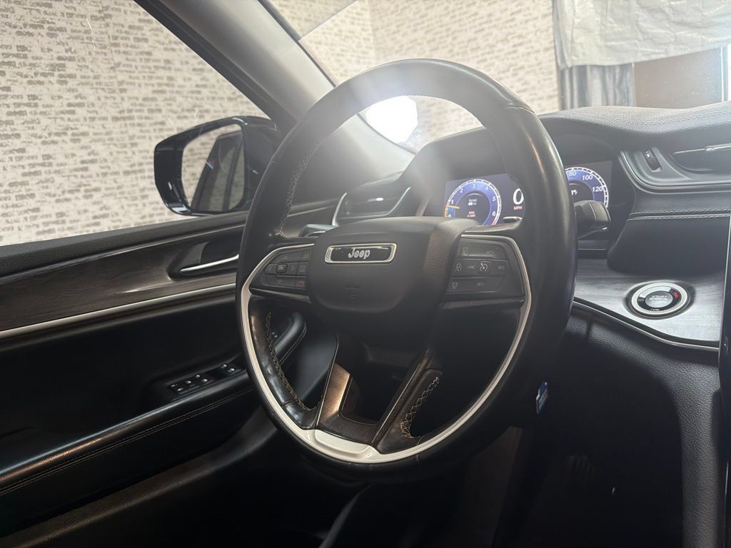 Used 2021 Jeep Grand Cherokee L Limited AWD/4WD image 20