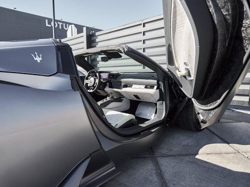 Used 2023 Maserati MC20 Spyder RWD image 32