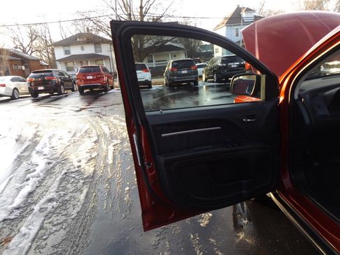 Used 2010 Dodge Journey SXT w/ Flexible Seating Group image 16