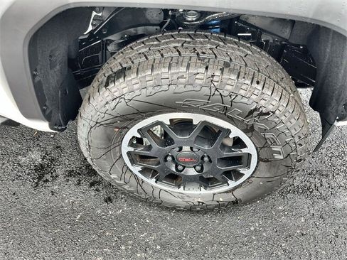 New 2025 Toyota Tacoma TRD Off-Road image 19