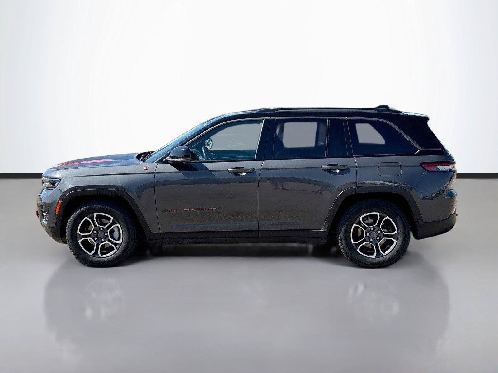 Used 2022 Jeep Grand Cherokee Trailhawk w/ ADV Protech Group II AWD/4WD image 8