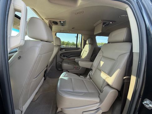 Used 2018 Chevrolet Suburban Premier AWD/4WD image 13
