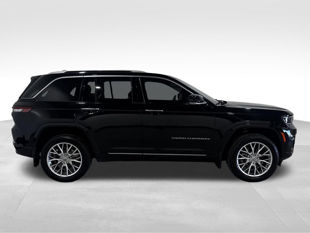Used 2022 Jeep Grand Cherokee Summit w/ Luxury Tech Group V AWD/4WD image 22