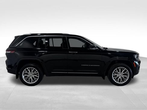 Used 2022 Jeep Grand Cherokee Summit w/ Luxury Tech Group V AWD/4WD image 22