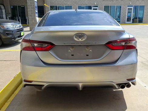 Used 2023 Toyota Camry SE FWD image 9