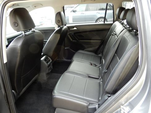 Used 2021 Volkswagen Tiguan SEL image 10